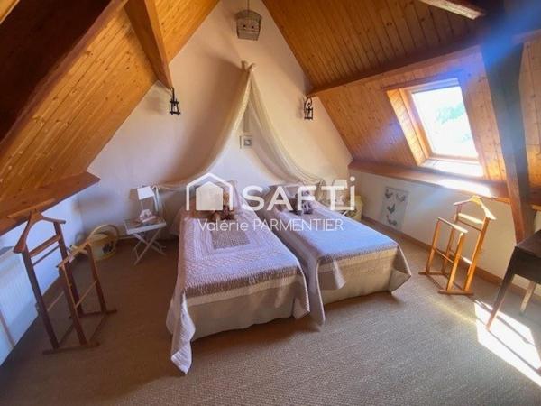 Rare sur le secteur – Deux maisons indépendantes sur 5 840 m² de terrain, idéal pour un projet familial ou touristique !