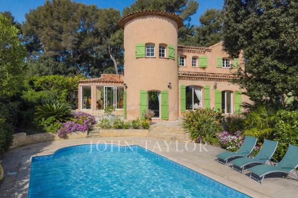 Sanary-sur-Mer – Maison familiale avec piscine à quelques pas de la plage de Portissol