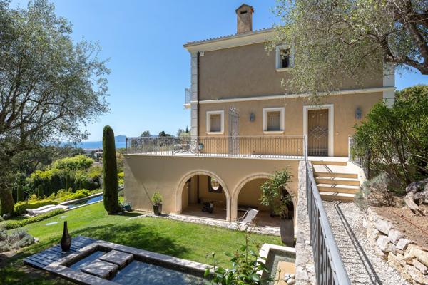 Cannes Californie villa d'exception vue mer panoramique