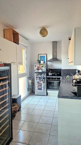 Appartement 2 pièce(s) 53 m2 proche gare, centre ville, commerces, autoroute