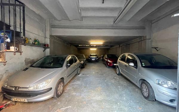 Stationnement à louer    7 m2 Marseille 5