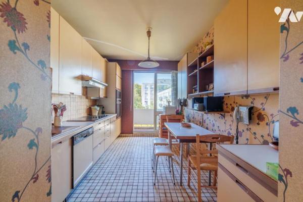  NEUILLY SUR SEINE - BOULEVARD DE LA SAUSSAYE - 6 PIECES - 182 m²