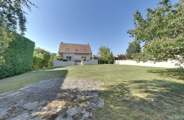 Maison individuelle 153 m² 7 pièces + s/sol total de 81 m² DPE - C
