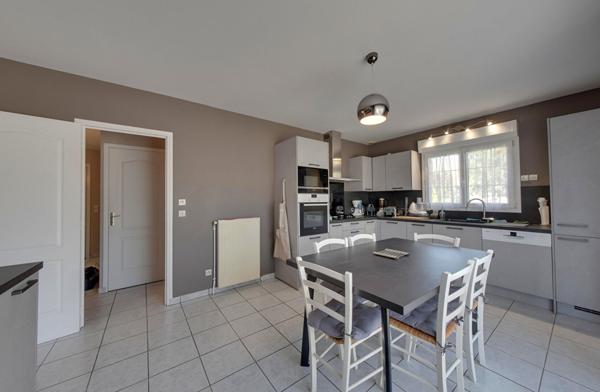Maison individuelle 153 m² 7 pièces + s/sol total de 81 m² DPE - C