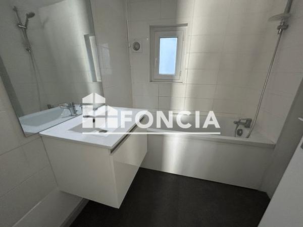 Location Appartement 3 pièces 53.92 m² - 30-32 RUE DES FOSSEES LOUIS VI Rouen 76000