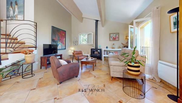 MAISON 4 FACES AVEC TERRASSE - JARDIN - PARKING