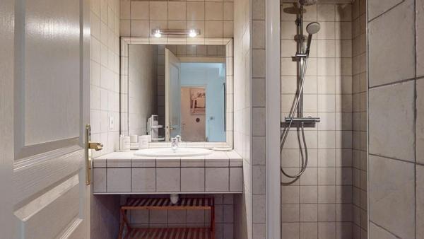 MAISON 4 FACES AVEC TERRASSE - JARDIN - PARKING