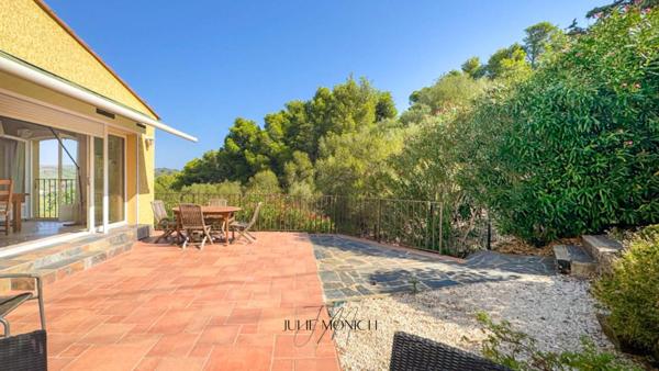 MAISON 4 FACES AVEC TERRASSE - JARDIN - PARKING