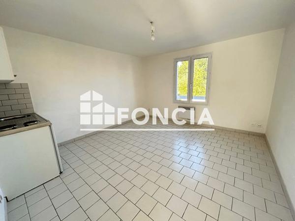 À vendre Studio 27.21 m² - ÉTréchy 91580