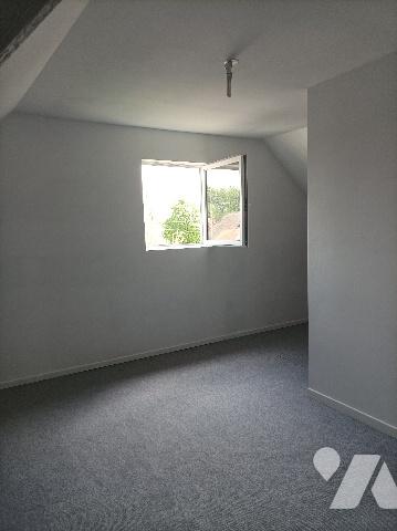 Maison de ville, rénovée, avec grande surface habitable. IDEAL POUR FAMILLE RECOMPOSEE ou NOMBREUSE!