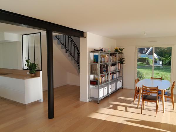 MAGNIFIQUE ET SPACIEUSE VILLA 192 M² AU SOL / 4/5 CHAMBRES / TERRAIN 7 600 M²