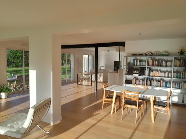 MAGNIFIQUE ET SPACIEUSE VILLA 192 M² AU SOL / 4/5 CHAMBRES / TERRAIN 7 600 M²