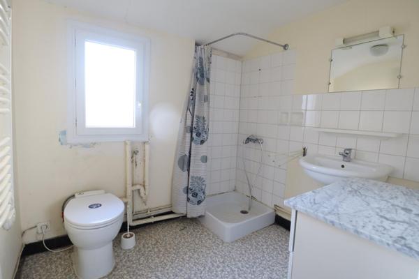 Maison 5 chambres à proximité des commerces et services