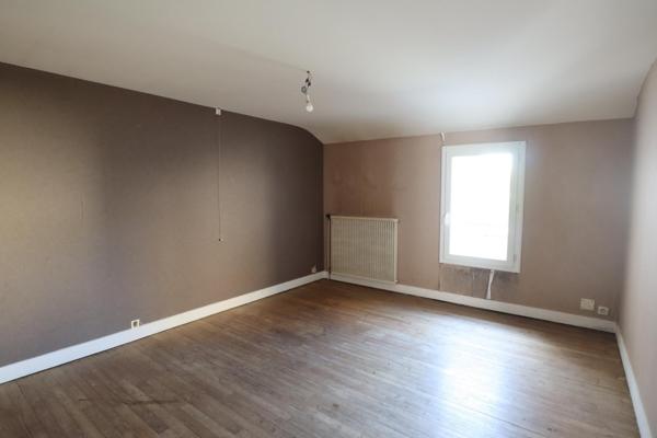 Maison 5 chambres à proximité des commerces et services