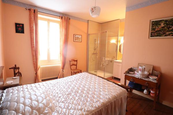 Maison 5 chambres à proximité des commerces et services