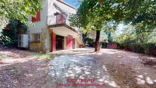 TOURVES – MAISON À RÉNOVER 151 M² – 5 CHAMBRES – GARAGE 60 M² – TERRAIN 1 210 M² – PANNEAUX SOLAIRES