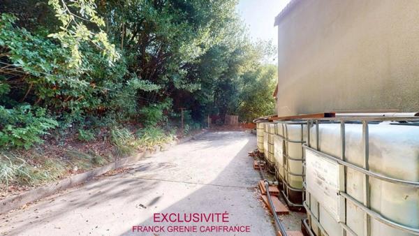 TOURVES – MAISON À RÉNOVER 151 M² – 5 CHAMBRES – GARAGE 60 M² – TERRAIN 1 210 M² – PANNEAUX SOLAIRES