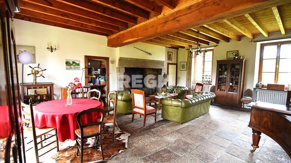 Pieux (50340) EXCLUSIVITÉ : Belle demeure de 295 m² avec 7 chambres sur 1.8Ha de terrain et 300m² de dépendances