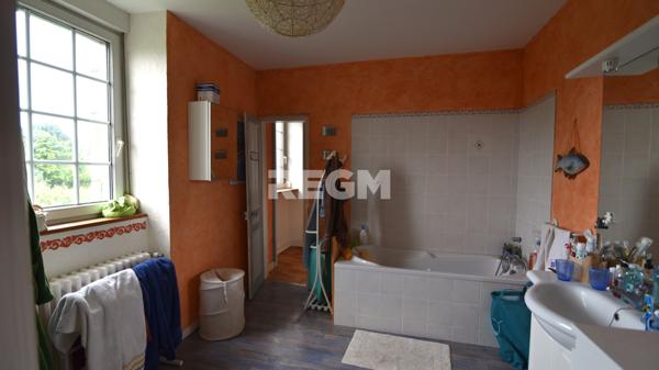 Pieux (50340) EXCLUSIVITÉ : Belle demeure de 295 m² avec 7 chambres sur 1.8Ha de terrain et 300m² de dépendances