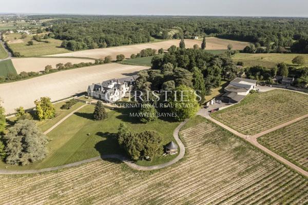 Château avec son vignoble Saumur AOC de 15Ha entre Chinon et Saumur