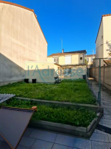 MONT-VALERIEN le calme parfait pour cet ensemble immobilier composé de 2 MAISONS