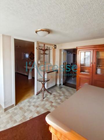 MONT-VALERIEN le calme parfait pour cet ensemble immobilier composé de 2 MAISONS