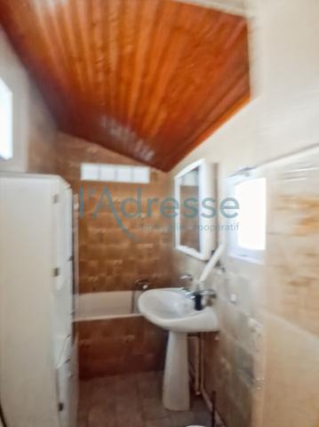 MONT-VALERIEN le calme parfait pour cet ensemble immobilier composé de 2 MAISONS