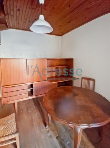 MONT-VALERIEN le calme parfait pour cet ensemble immobilier composé de 2 MAISONS