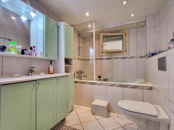 T4 RDC PROCHE CENTRE VILLE - VUE LAC - EVIAN LES BAINS (74)