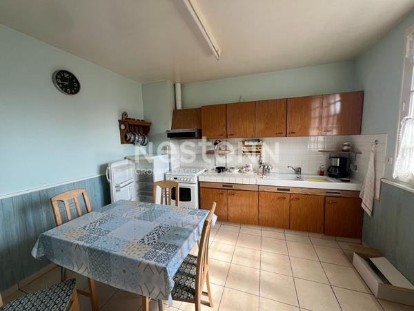 Maison familiale dans le centre de QUESTEMBERT