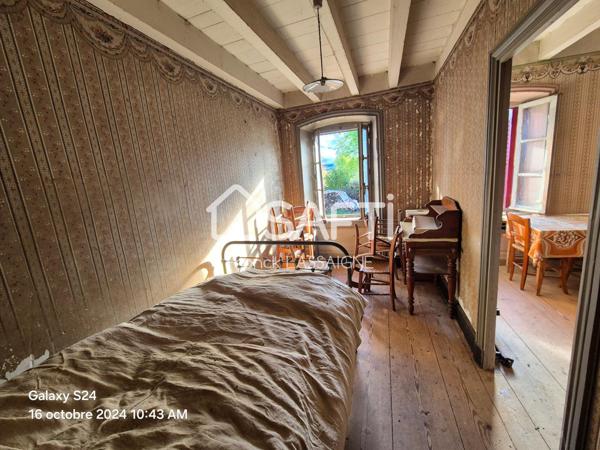 Ancien corps de ferme avec terrain...