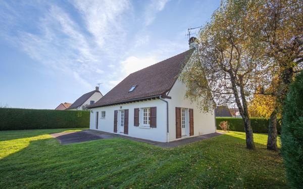 Maison à vendre    6 pièces • 132 m2 Arpajon-sur-Cère