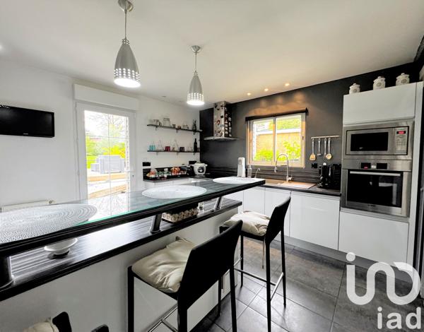 Maison à vendre 5 pièces 132 m² Le Mesnil-Esnard