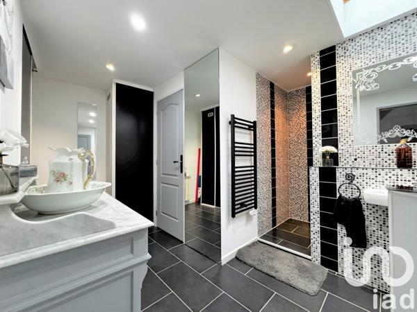 Maison à vendre 5 pièces 132 m² Le Mesnil-Esnard