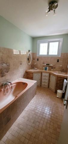 Maison 4 chambres, jardin, double garage