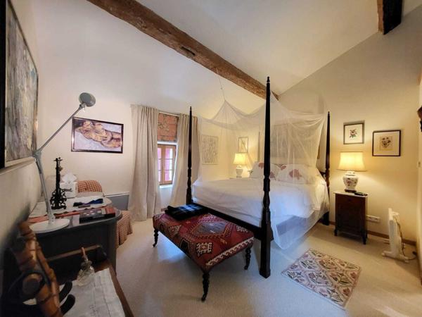 Domaine de charme. Piscine chauffée. Maison climatisé. Vaste jardin.