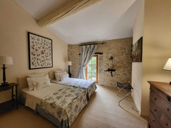 Domaine de charme. Piscine chauffée. Maison climatisé. Vaste jardin.