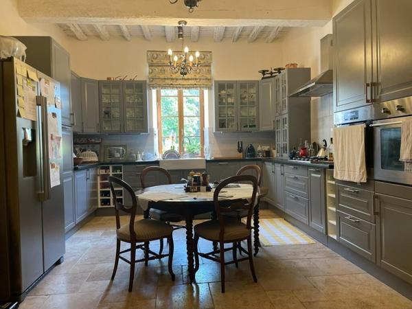 Domaine de charme. Piscine chauffée. Maison climatisé. Vaste jardin.