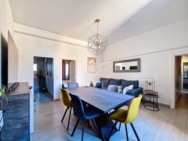 Appartement T3 2 chambres 52 m² et combles