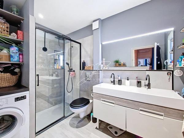 Appartement T3 2 chambres 52 m² et combles