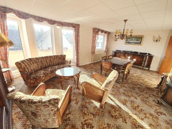 Ensemble immobilier d'environ 420 m2 au sol à Niederbronn-les-bains.