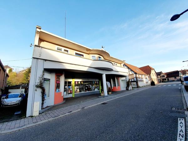 Ensemble immobilier d'environ 420 m2 au sol à Niederbronn-les-bains.