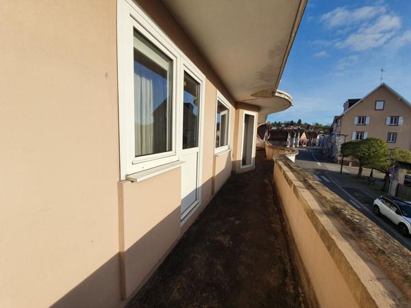 Ensemble immobilier d'environ 420 m2 au sol à Niederbronn-les-bains.