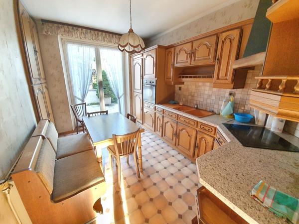 Ensemble immobilier d'environ 420 m2 au sol à Niederbronn-les-bains.