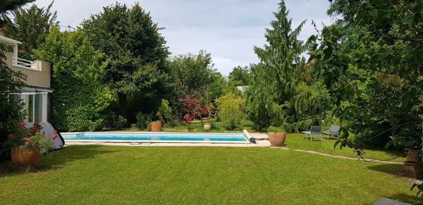 Maison avec piscine sur les hauteurs du Brunstatt