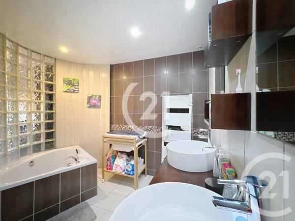 Appartement T5 à vendre  5 pièces - 109,05 m2 CHAMPEY - 70