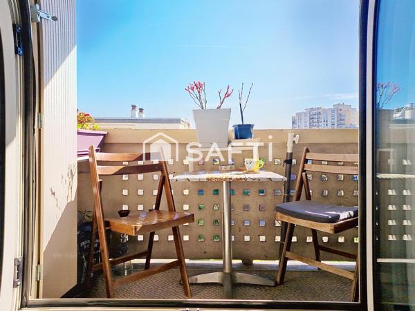 Appartement au dernier étage et à proximité de toutes les commodités