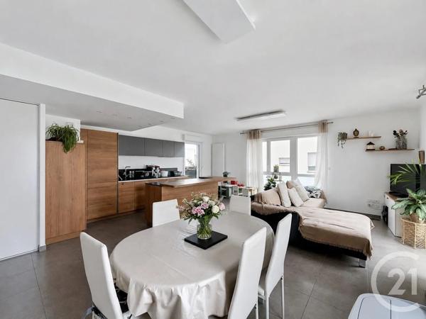 Appartement T4 à vendre  4 pièces - 79 m 2   BRIGNAIS  - 69