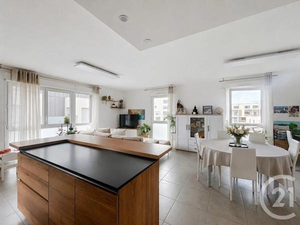 Appartement T4 à vendre  4 pièces - 79 m 2   BRIGNAIS  - 69