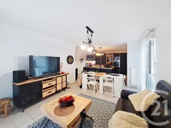 Appartement T4 à vendre  4 pièces - 79 m 2   BRIGNAIS  - 69